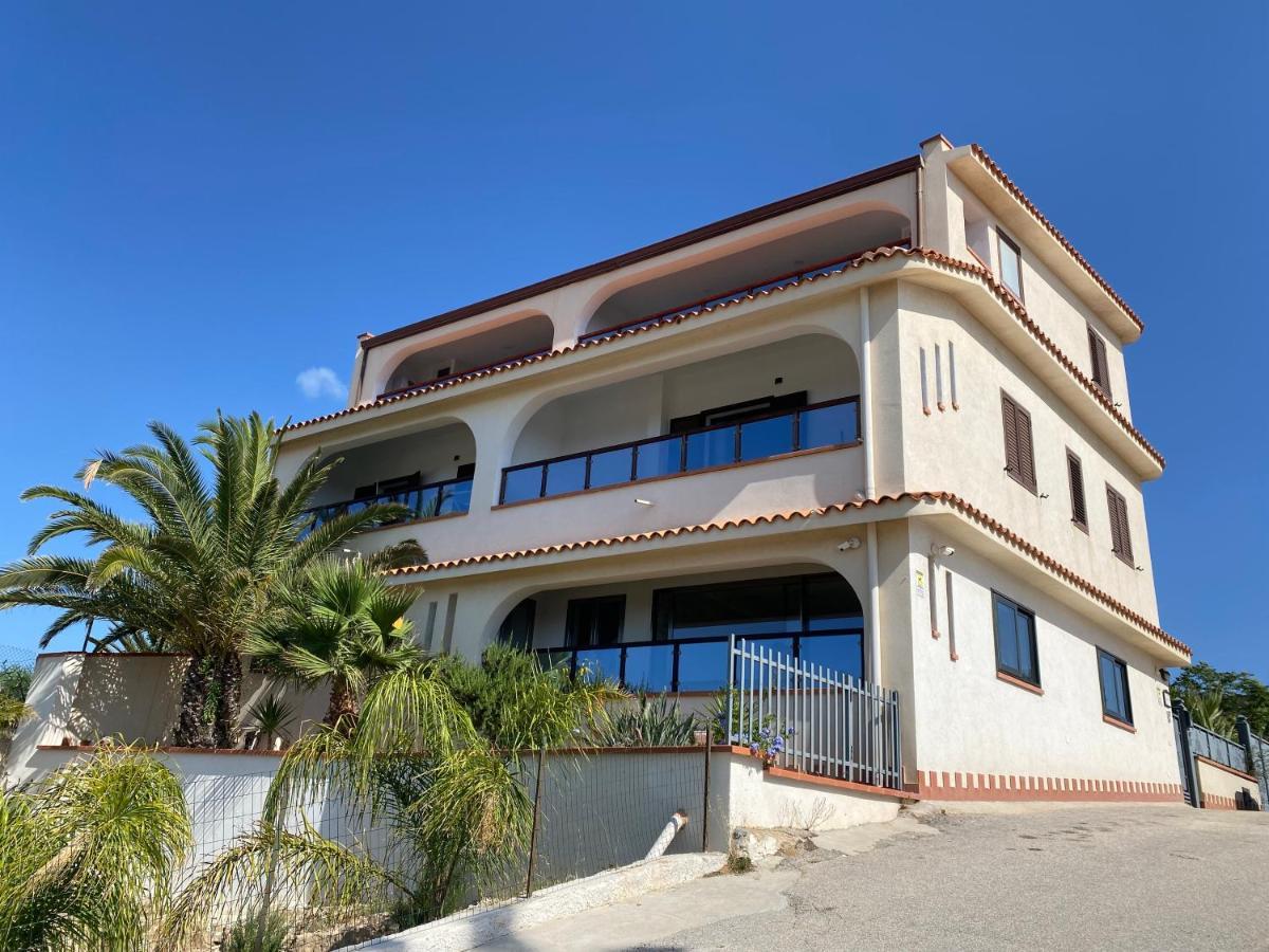 Nora'S Flats Apartamento Triscina Exterior foto